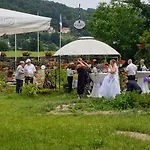 Alttolkewitzer Hof 3*