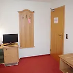 Alttolkewitzer Hof 3*