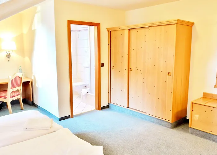 Alttolkewitzer Hof 3*