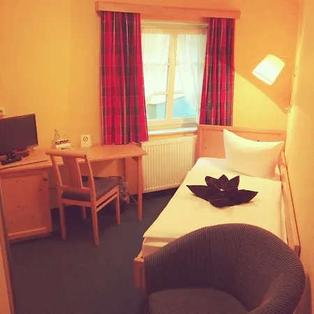 Alttolkewitzer Hof 3*