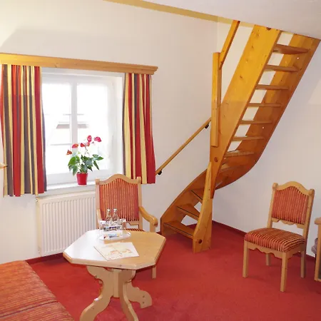 Alttolkewitzer Hof 3*