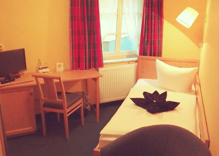 Alttolkewitzer Hof 3*