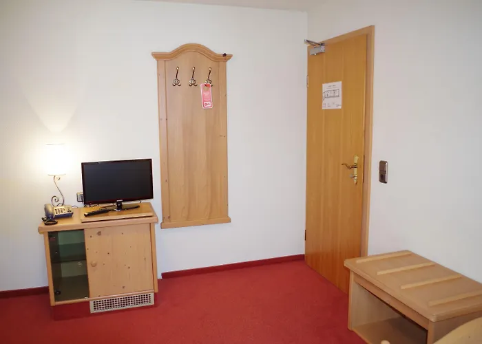 Alttolkewitzer Hof 3*