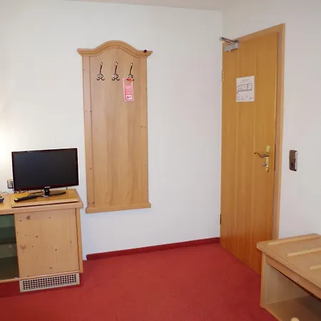 Alttolkewitzer Hof 3*