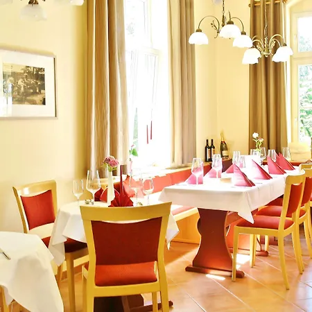 Alttolkewitzer Hof 3*