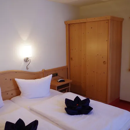 Hotel Alttolkewitzer Hof 3*